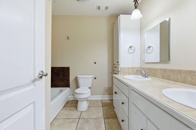 304 S 3rd St, Benton, AR 72015