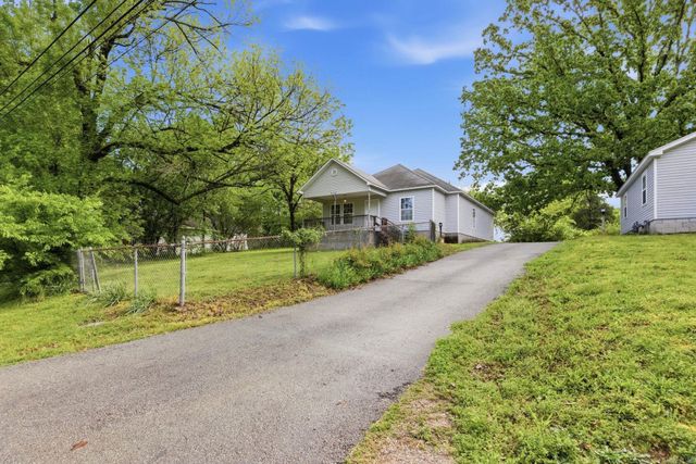 304 S 3rd St, Benton, AR 72015