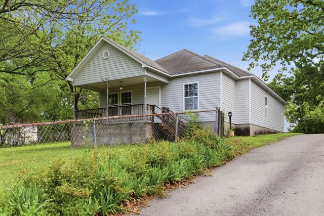 304 S 3rd St, Benton, AR 72015