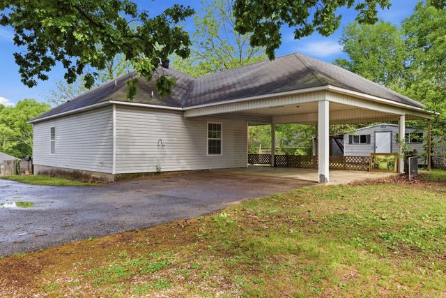304 S 3rd St, Benton, AR 72015