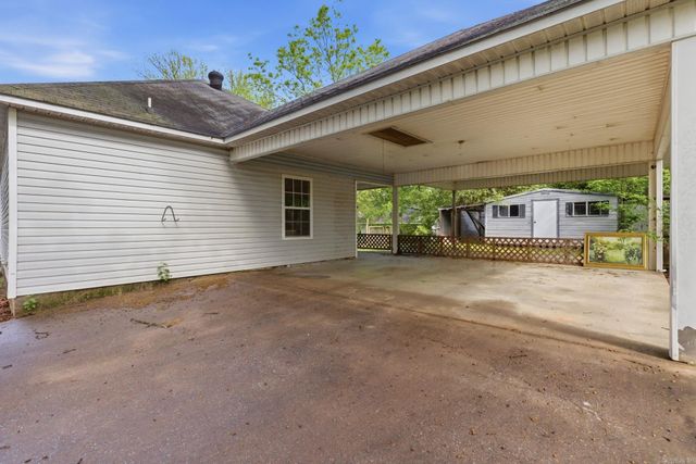304 S 3rd St, Benton, AR 72015