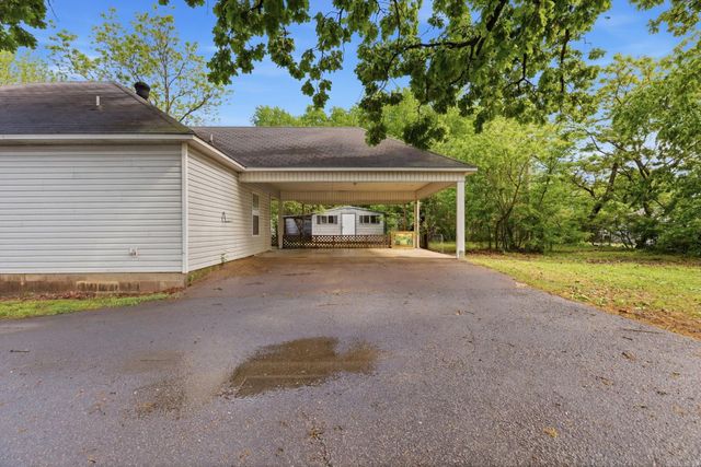 304 S 3rd St, Benton, AR 72015