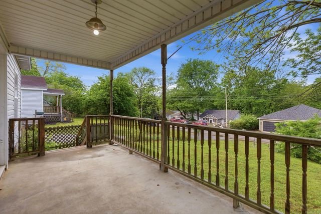304 S 3rd St, Benton, AR 72015