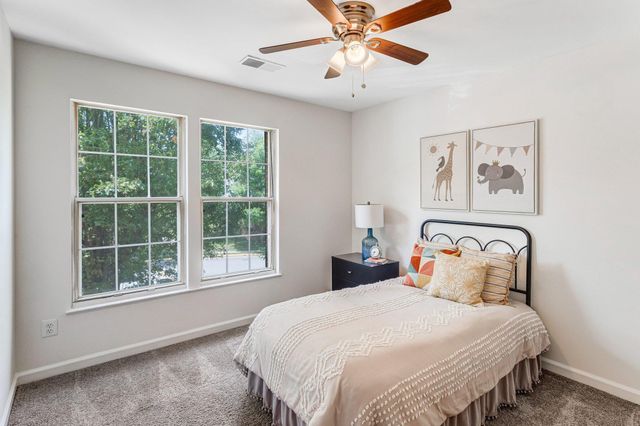 2562 GRAYTON LN, Woodbridge, VA 22191
