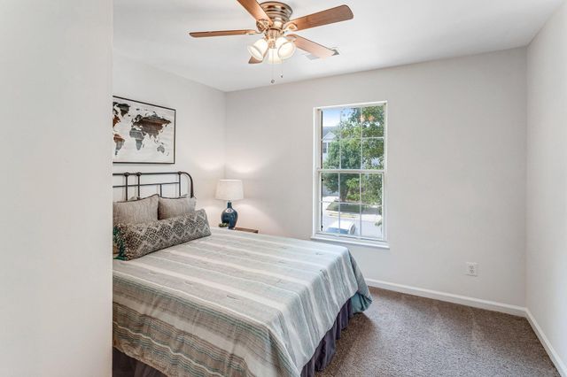 2562 GRAYTON LN, Woodbridge, VA 22191