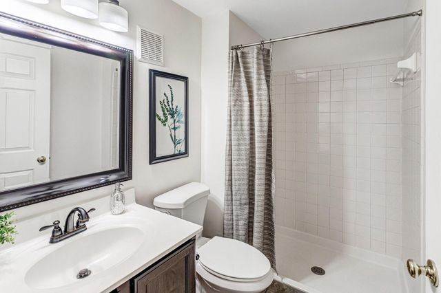 2562 GRAYTON LN, Woodbridge, VA 22191
