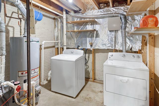 2562 GRAYTON LN, Woodbridge, VA 22191