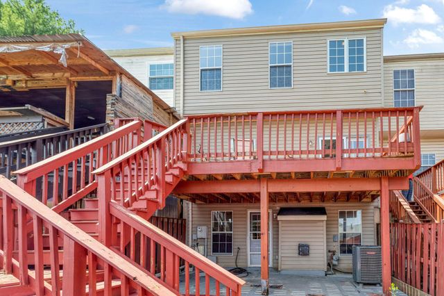 2562 GRAYTON LN, Woodbridge, VA 22191