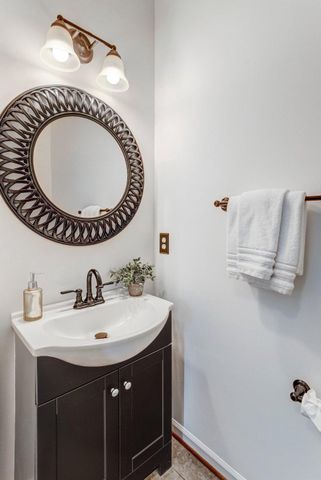 2562 GRAYTON LN, Woodbridge, VA 22191