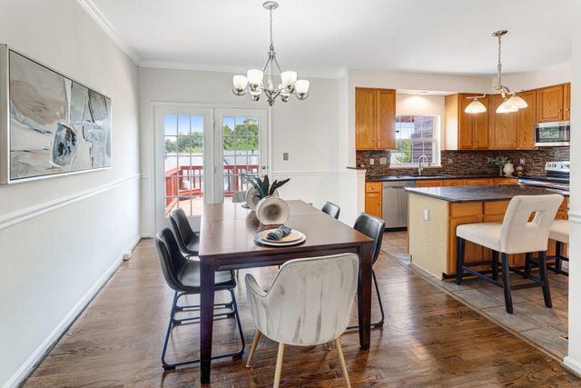 2562 GRAYTON LN, Woodbridge, VA 22191