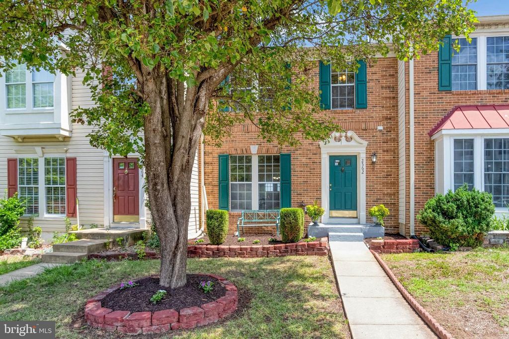 2562 GRAYTON LN, Woodbridge, VA 22191