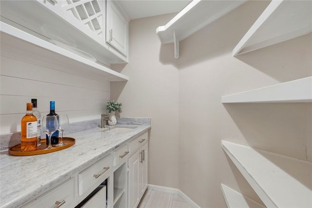 9203 Shadowcrest Drive, College Station, TX 77845