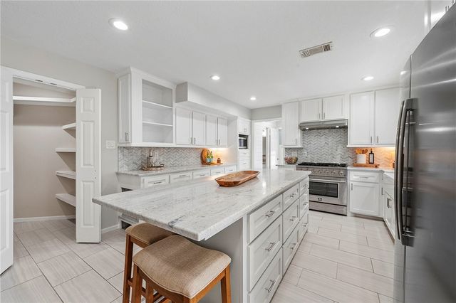 9203 Shadowcrest Drive, College Station, TX 77845