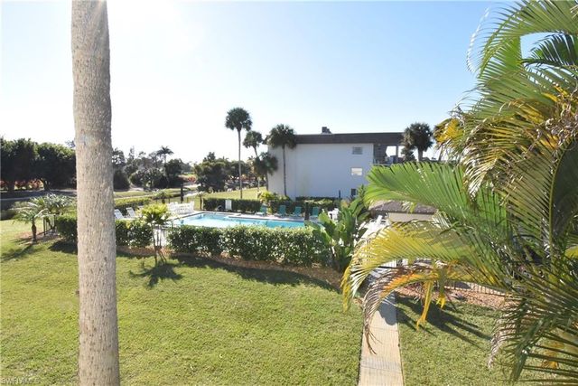 5667 Rattlesnake Hammock Rd Apt 205B 205, Naples, FL 34113