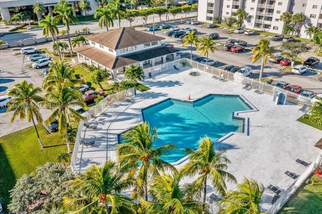 8075 NW 7th St 120, Miami, FL 33126