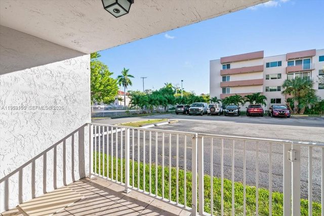 8075 NW 7th St 120, Miami, FL 33126