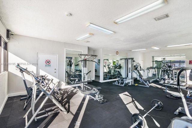 8075 NW 7th St 120, Miami, FL 33126