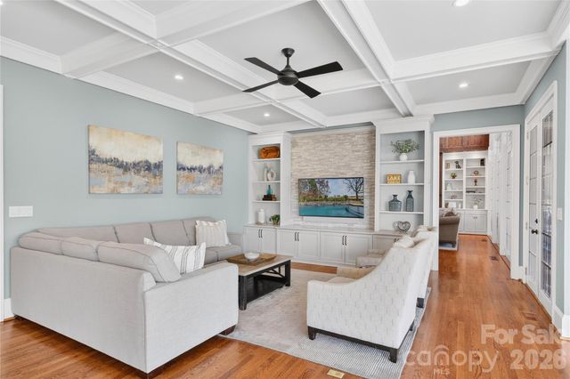 19442 Peninsula Shores Drive, Cornelius, NC 28031