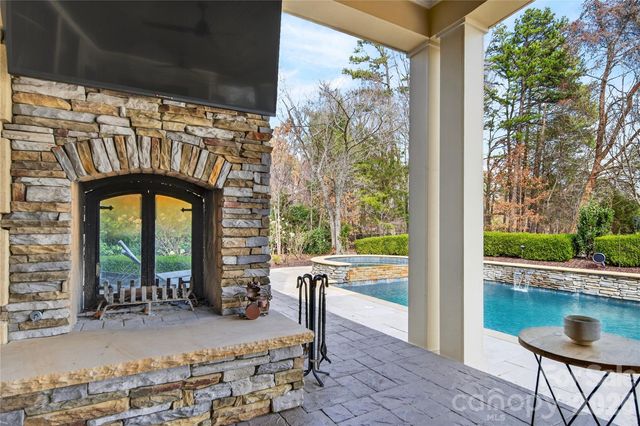 19442 Peninsula Shores Drive, Cornelius, NC 28031