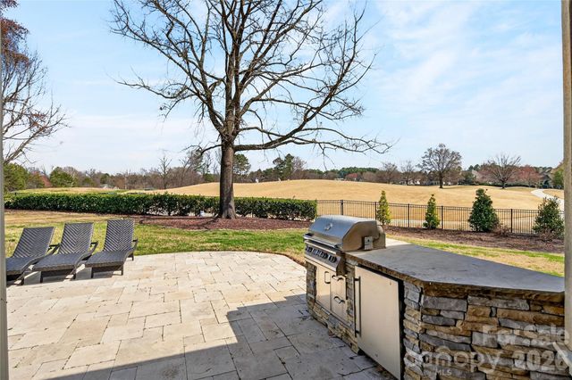 19442 Peninsula Shores Drive, Cornelius, NC 28031