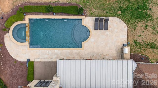 19442 Peninsula Shores Drive, Cornelius, NC 28031