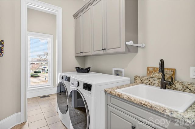 19442 Peninsula Shores Drive, Cornelius, NC 28031