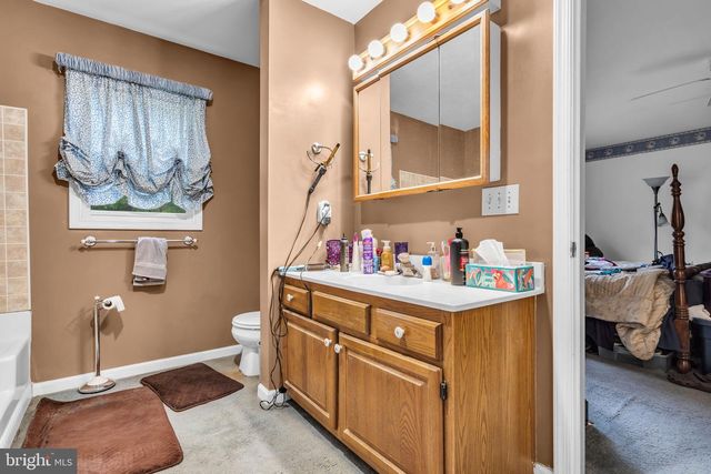 545 E JIMMIE LEEDS RD, Galloway, NJ 08205
