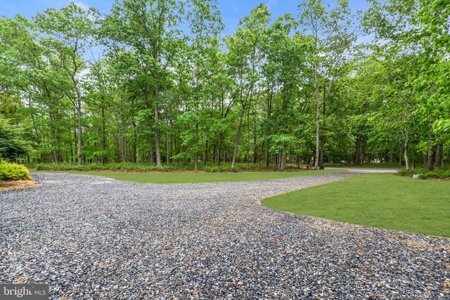 545 E JIMMIE LEEDS RD, Galloway, NJ 08205