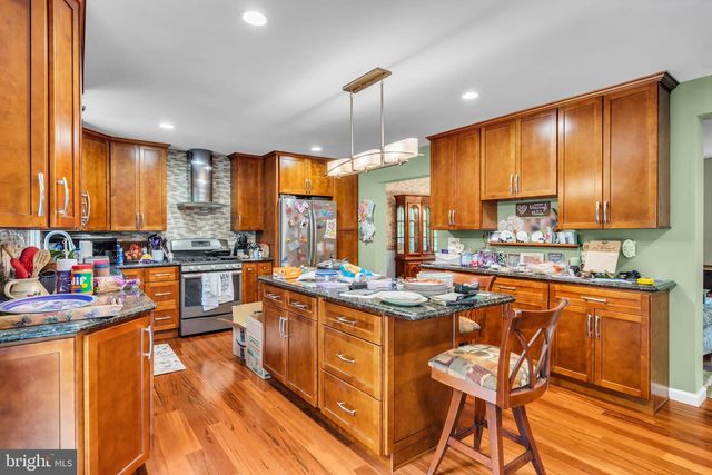 545 E JIMMIE LEEDS RD, Galloway, NJ 08205