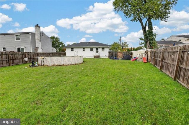 605 W PALMER ST, Morrisville, PA 19067