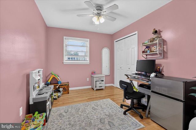 605 W PALMER ST, Morrisville, PA 19067