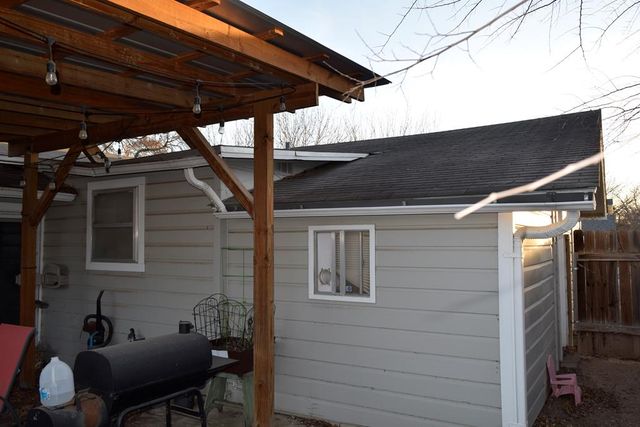 420 N Bluebonnet Dr, Kerrville, TX 78028