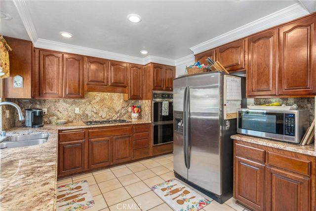 2252 Verbena, Upland, CA 91784