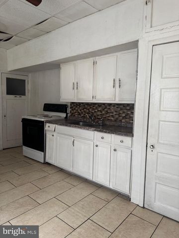 37 W SEYMOUR ST, Philadelphia, PA 19144