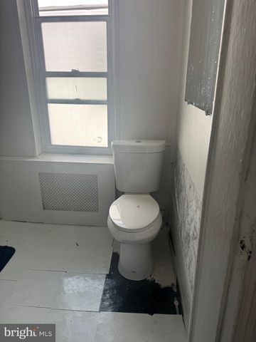 37 W SEYMOUR ST, Philadelphia, PA 19144