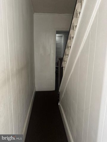 37 W SEYMOUR ST, Philadelphia, PA 19144