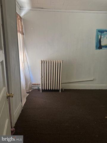 37 W SEYMOUR ST, Philadelphia, PA 19144