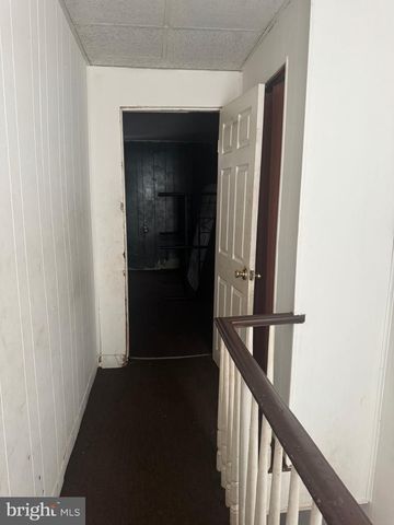 37 W SEYMOUR ST, Philadelphia, PA 19144