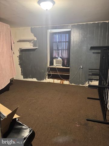 37 W SEYMOUR ST, Philadelphia, PA 19144