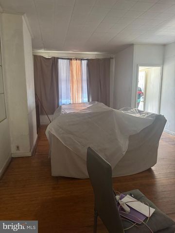 37 W SEYMOUR ST, Philadelphia, PA 19144