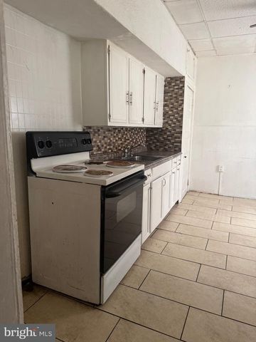 37 W SEYMOUR ST, Philadelphia, PA 19144