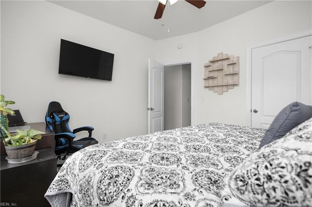 462 Cooper Garrett RD, Moyock, NC 27958