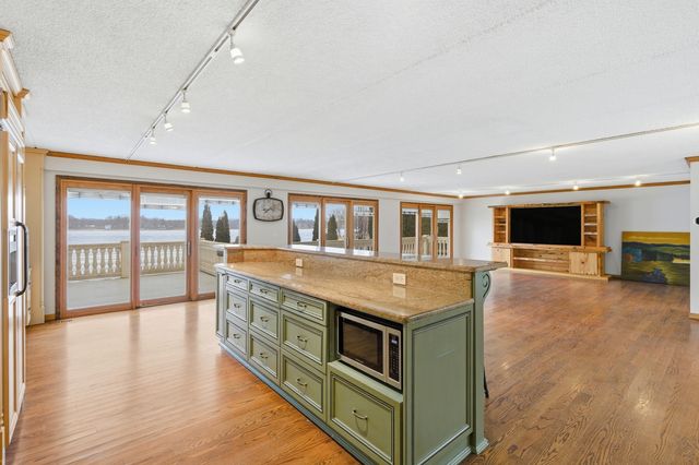 25402 W Dering Lane, Lake Villa, IL 60046