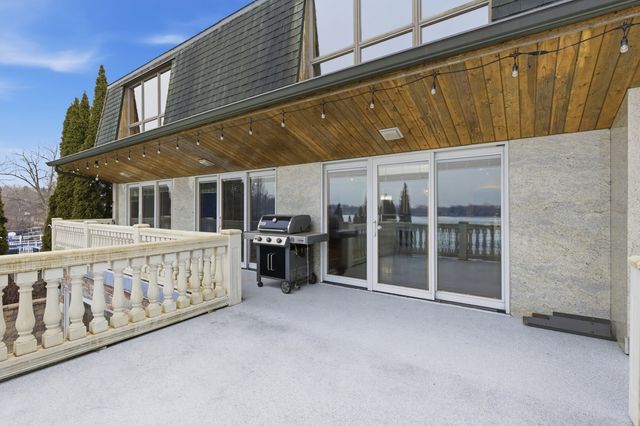 25402 W Dering Lane, Lake Villa, IL 60046