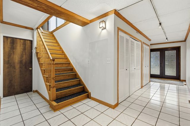 25402 W Dering Lane, Lake Villa, IL 60046