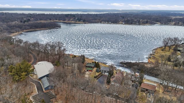 25402 W Dering Lane, Lake Villa, IL 60046