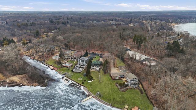 25402 W Dering Lane, Lake Villa, IL 60046