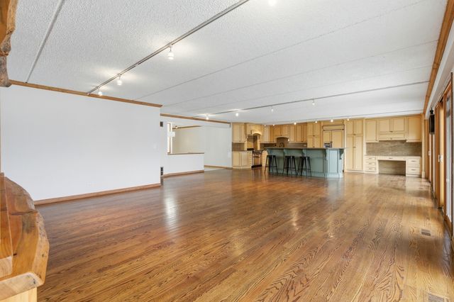 25402 W Dering Lane, Lake Villa, IL 60046