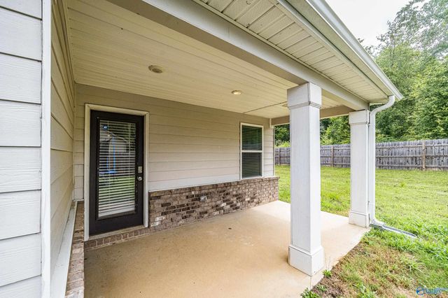658 5th Street NW, Arab, AL 35016