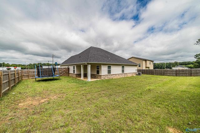 658 5th Street NW, Arab, AL 35016